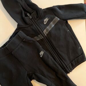 NWOT Baby Nike Sweatsuit in Black